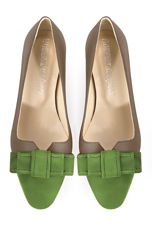 Grass green and taupe brown women's dress pumps, with a knot on the front. Round toe. Low block heels. Top view - Florence KOOIJMAN